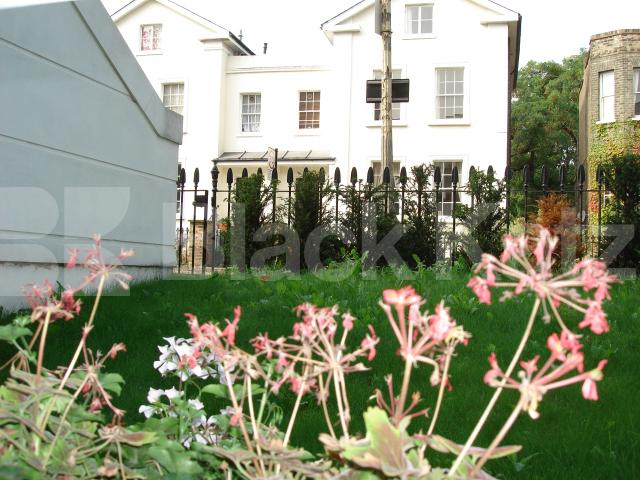 			UNDER OFFER , 2 Bedroom, 1 bath, 1 reception Apartment			 Park View Mews, Robsart Street, Stockwell 